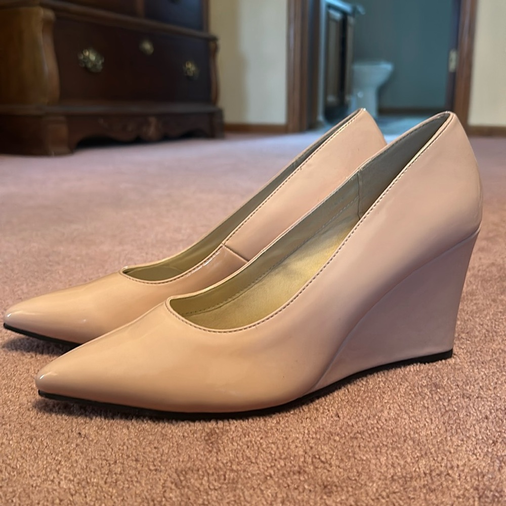 Sole Diva Nude Pink Wedges